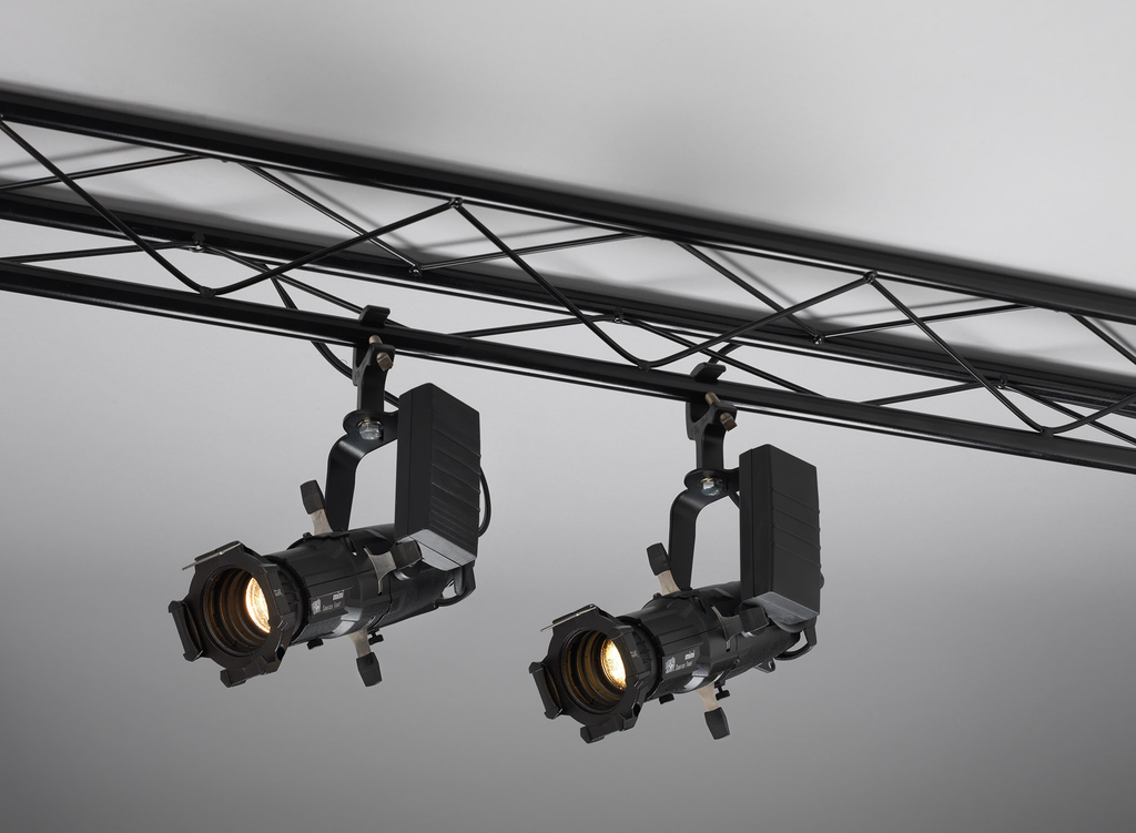 ETC	Source Four Mini LED Portable 4000K
